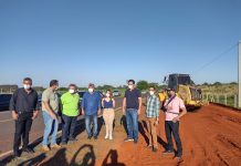 Seba recebe deputado Geninho Zuliani que visita obra da ciclovia na Estrada do 27