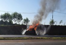 Carro pega fogo na Rodovia BR-153 em Bady Bassitt