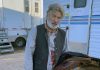 Alec Baldwin mata diretora de fotografia com arma cenográfica durante gravações do filme ‘Rust’