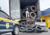 Polícia Rodoviária apreende pneus usados e importados ilegalmente na BR-153 em Rio Preto
