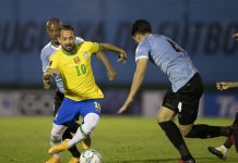 Seleção enfrenta Uruguai buscando virtual classificação para Copa