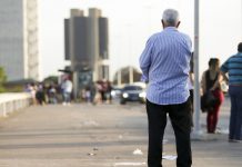 Sem considerar pandemia, expectativa de vida no Brasil seria de 76,8 anos, diz IBGE