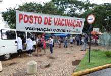 Campanha de vacinação nos bairros já aplicou quase 500 doses