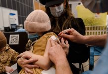 Doria determina que SP abra negociação com a Pfizer para compra de vacina para crianças