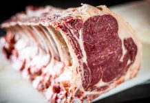 China retoma importação de carne brasileira