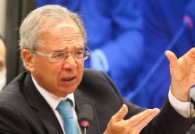 Ministro da Economia diz que país terá desaceleração em 2022