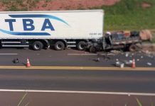 Homem morre após bater caminhonete em traseira de caminhão na BR-153 em Ipiguá