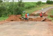 Estrada vicinal é interditada após ponte ceder em Luiziânia