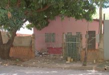 Mulher encontrada morta dentro de saco de reciclagem estava coberta por manta, diz delegado