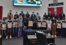 Escolinha de Futsal recebe Voto de Congratulação na Câmara Municipal