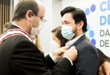 Secretário da Educação de Votuporanga recebe principal honraria concedida pelo Governo do Estado