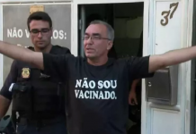 Pastor é preso após repetidos discursos de ódio contra judeus e gays