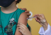 Governo de SP fará busca ativa nas escolas para acelerar vacinação de crianças e 2ª dose em adolescentes