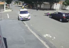 Motociclista é arremessado de moto ao bater em carro em cruzamento de Birigui; vídeo