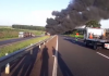 Caminhão-tanque fica destruído após pegar fogo na Rodovia Euclides da Cunha