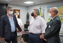 Carlão se reúne com prefeitos e vereadores de 17 cidades da região noroeste em busca de recursos junto ao Governo do Estado