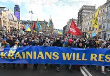 Milhares de pessoas marcham em Kiev contra ameaça russa