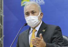 Ministro da Saúde pede aos pais que levem seus filhos para vacinar contra Covid-19