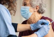 SP anuncia aplicação da quarta dose da vacina de Covid-19 aos idosos acima de 80 anos