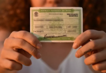 Prazo para tirar o título de eleitor para todos que tenham 16 anos até o dia da eleição vai até 4 de maio