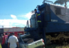 Carro é atingido por trem e duas pessoas ficam feridas