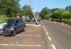 Motorista fica ferido após carro bater em poste de avenida em Rio Preto