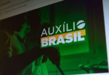 Caixa paga Auxílio Brasil a beneficiários com NIS final 8