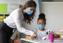 Plano de carreira dos professores é aprovado e elevará piso da categoria em até 73%