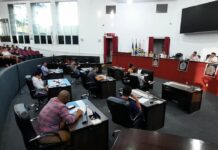 Vereadores se reúnem com secretários municipais para discutir reivindicações de professores