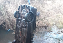 Ossos encontrados em carro que caiu dentro de rio são de homens desaparecidos em 2014, aponta exame de DNA