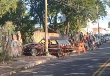 Carro bate em poste e homem morre em Rio Preto