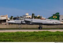 Caças Gripen já voam pelo espaço aéreo brasileiro