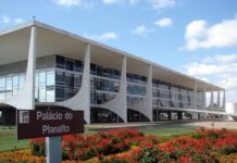 Pesquisa Ipespe: Lula tem 44%; Bolsonaro, 30%; Ciro, 9%; Doria, 3%; Tebet, 2%; Janones, 1%