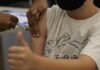 Covid-19: Um a cada cinco municípios pede cartão de vacinação nas escolas
