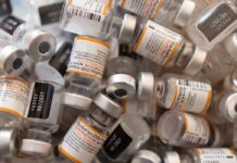 Pfizer: 3 doses contra covid-19 têm boa resposta em menores de 5 anos