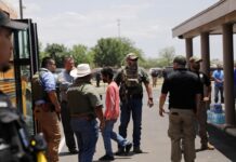 Nos EUA: Atirador mata 14 estudantes e um professor em escola primária no Texas