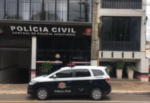 Mulher fica ferida ao ser golpeada pelo marido com vidro no pescoço; homem foi preso