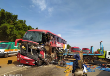 Acidente grave entre ônibus e carreta deixa 11 mortos na BR-163 em MT