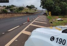 Mulher morre após motocicleta ser atingida por carro na Rodovia Euclides da Cunha