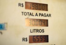 Postos têm até sábado para alterar forma de mostrar preços dos combustíveis