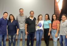 Votuporanga oferece aulas de natação para crianças autistas