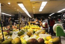 Valor da cesta básica avança 1,36% e supera o salário mínimo em São Paulo, aponta Dieese