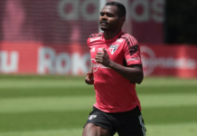 Treino do São Paulo tem Nikão e Talles Costa como novidades