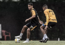 Conversas e intensidade: o caminho para Sandry conquistar Bustos no Santos