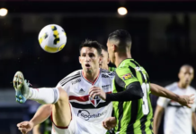 São Paulo bate o América-MG, quebra série de empates e volta ao G-4 do Brasileirão