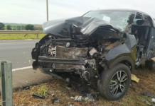 Três pessoas ficam feridas após motorista desmaiar e bater carro na Rodovia Euclides da Cunha
