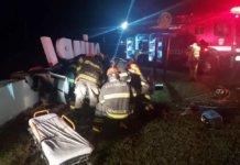 Dois jovens morrem após carro bater em monumento em Olímpia; outras duas pessoas ficaram feridas