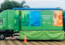 Famílias de Nhandeara recebem lâmpadas mais econômicas