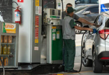 Preço da gasolina no Brasil está abaixo da média mundial, aponta levantamento