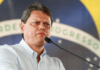 Tarcísio diz que nunca foi radical e rejeição de mulheres a Bolsonaro tem caído